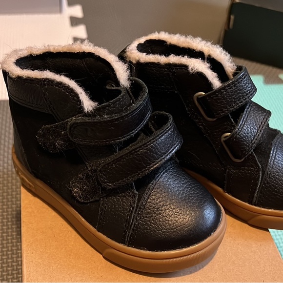 UGG Rennon II - Picture 3 of 3